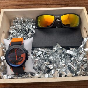 reloj puma y gafas de sol tipo Oakley